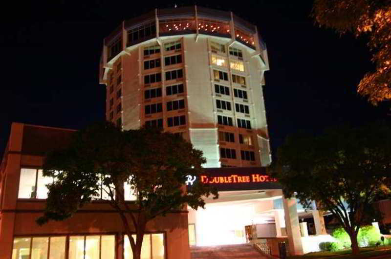 Doubletree By Hilton Jefferson City Exteriér fotografie